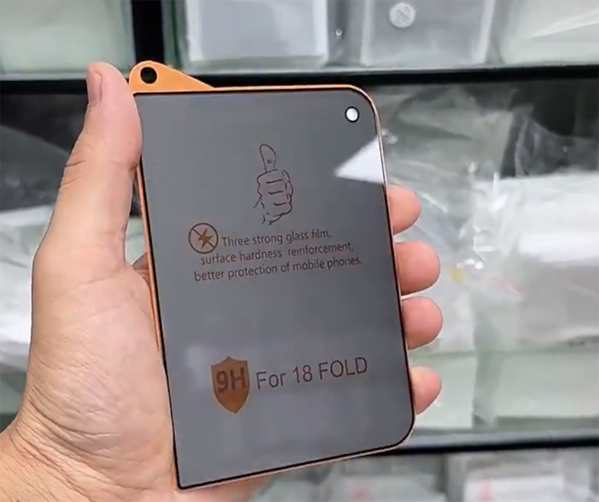 iPhone Ultra Lipat: Asimetri Berani dan Kamera Selfie Nyeleneh