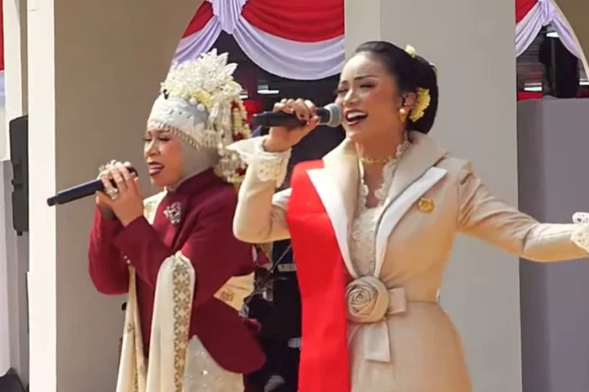 Duet Memukau Kris Dayanti dan Melly Goeslaw di Istana Merdeka