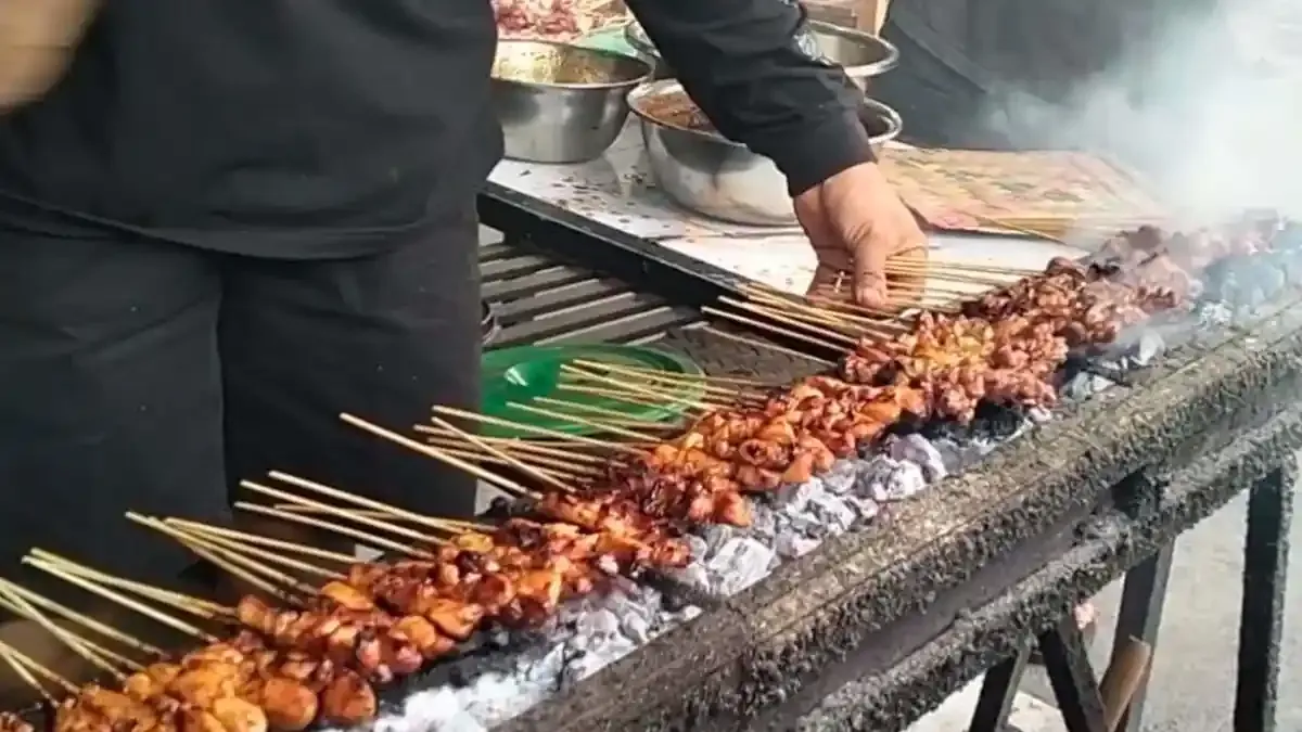 Sate Premium dan Bakso Legendaris: Jejak Rasa di Warung Paling Dicari