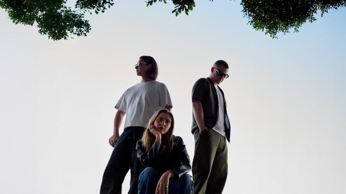 Jungle ‘Sunshine’: Soul Disco Cerah yang Berani Bergerak Maju