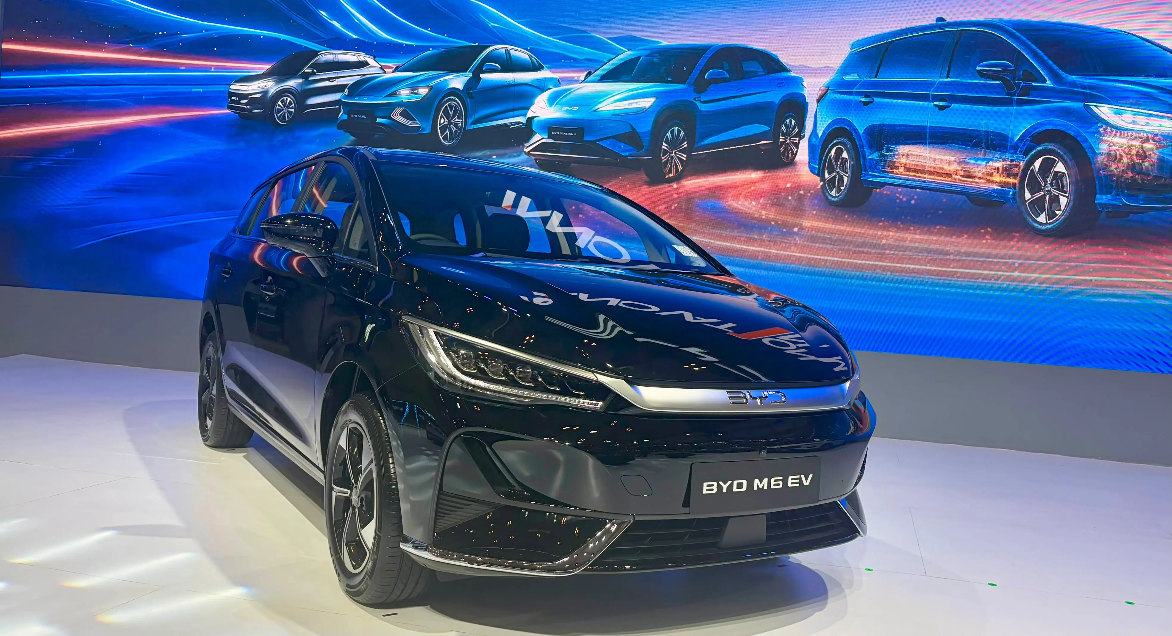 BYD M6 DM Hybrid Dominasi SPK di GIIAS