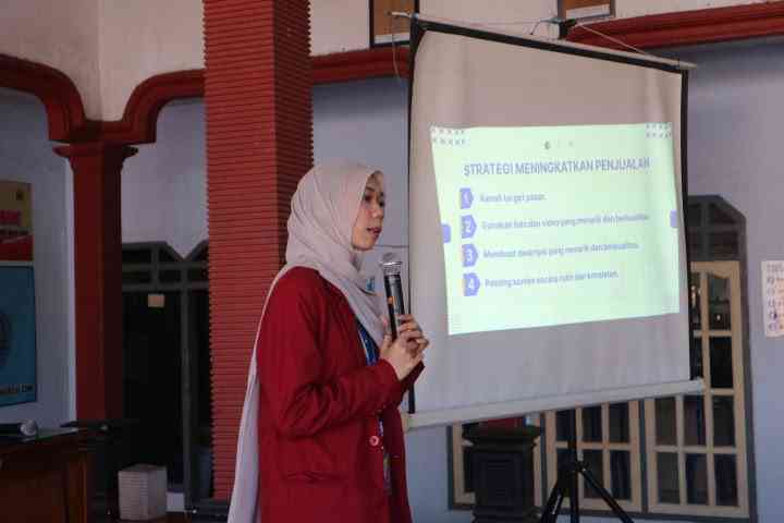 Dari WhatsApp ke Video Marketing: Lompatan Digital UMKM Fashion