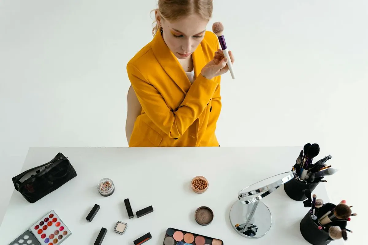 5 Kesalahan Aplikasi Makeup yang Bikin Foundation Cepat Luntur