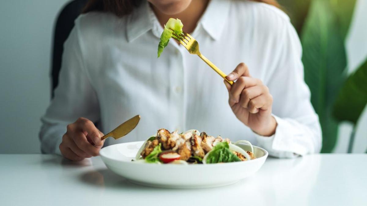 Berat Badan Mandeg Saat Diet? Saatnya Fokus ke Keseimbangan Nutrisi