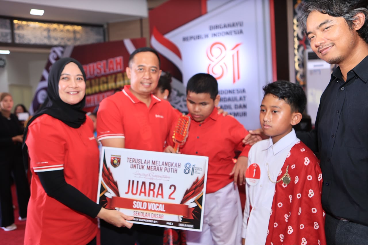 Penyanyi Lokal Ramaikan Perayaan Kemerdekaan dengan Pertunjukan Memukau