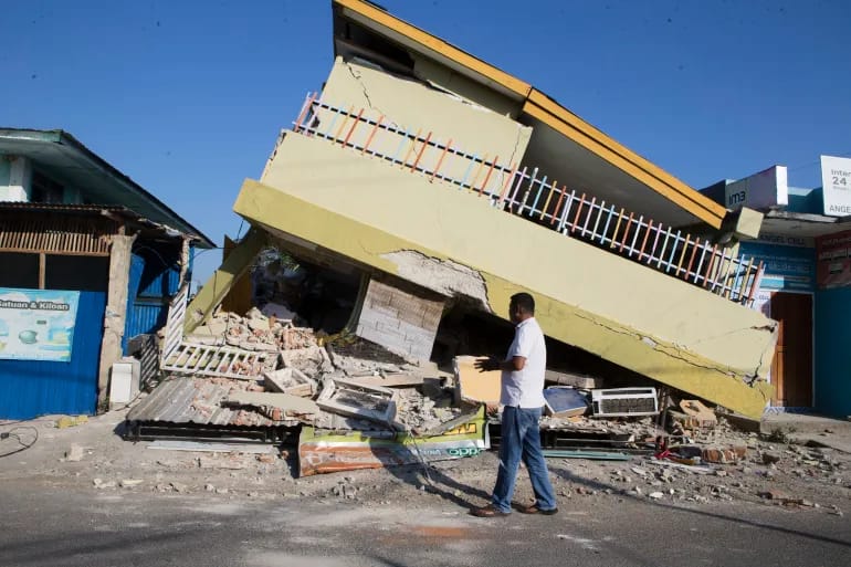 Gempa Flores Magnitudo 7,7: Duka, Longsor, dan Tsunami