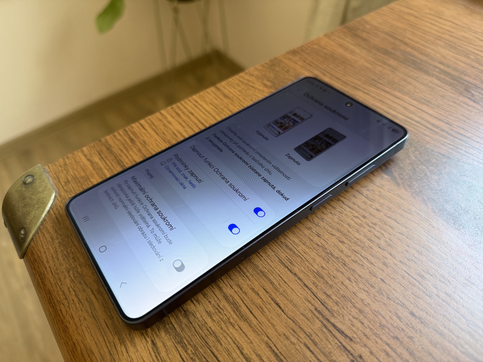 Samsung Galaxy S26 Ultra dan Layar Privasi: Inovatif, Tapi Mahal