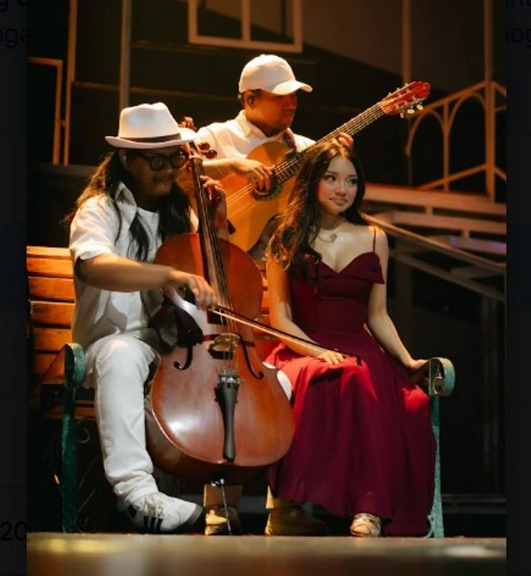 Naura Ayu Memukau dengan Pertunjukan Teatrikal dan Aerial Hoop di Showcase Album Baru