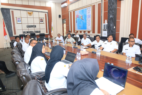 Kekurangan Guru Masif: Ketika Kepala Sekolah Turun ke Kelas