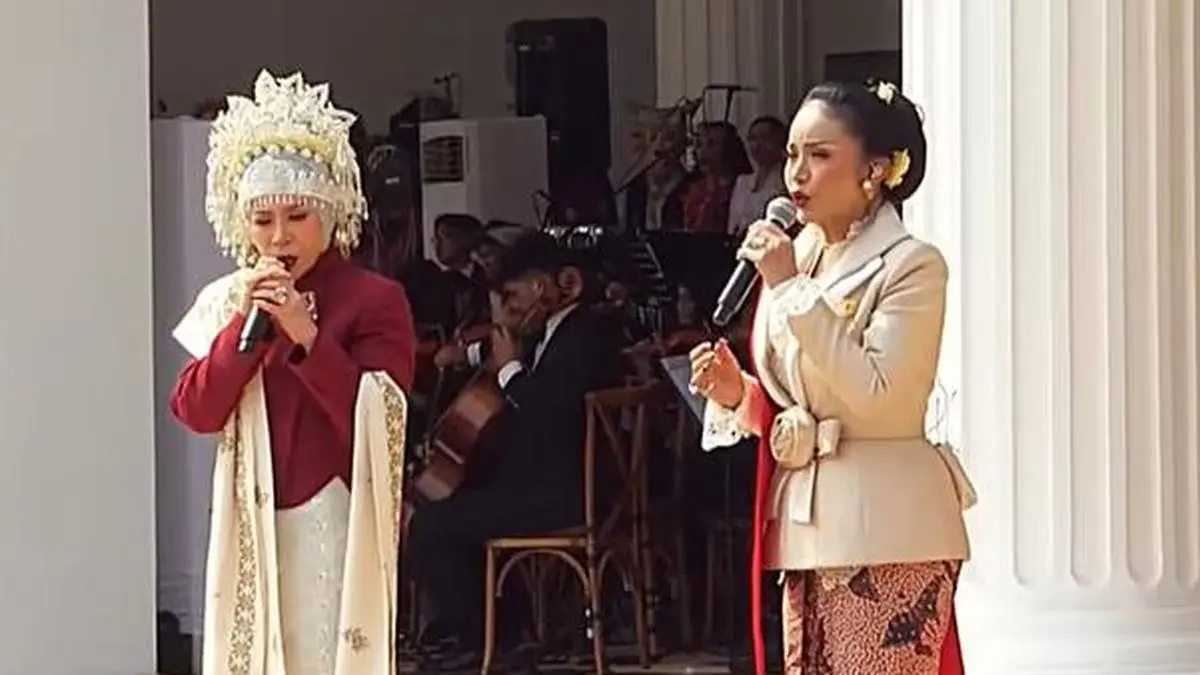 Duet Memukau di Istana: Kris Dayanti dan Melly Goeslaw