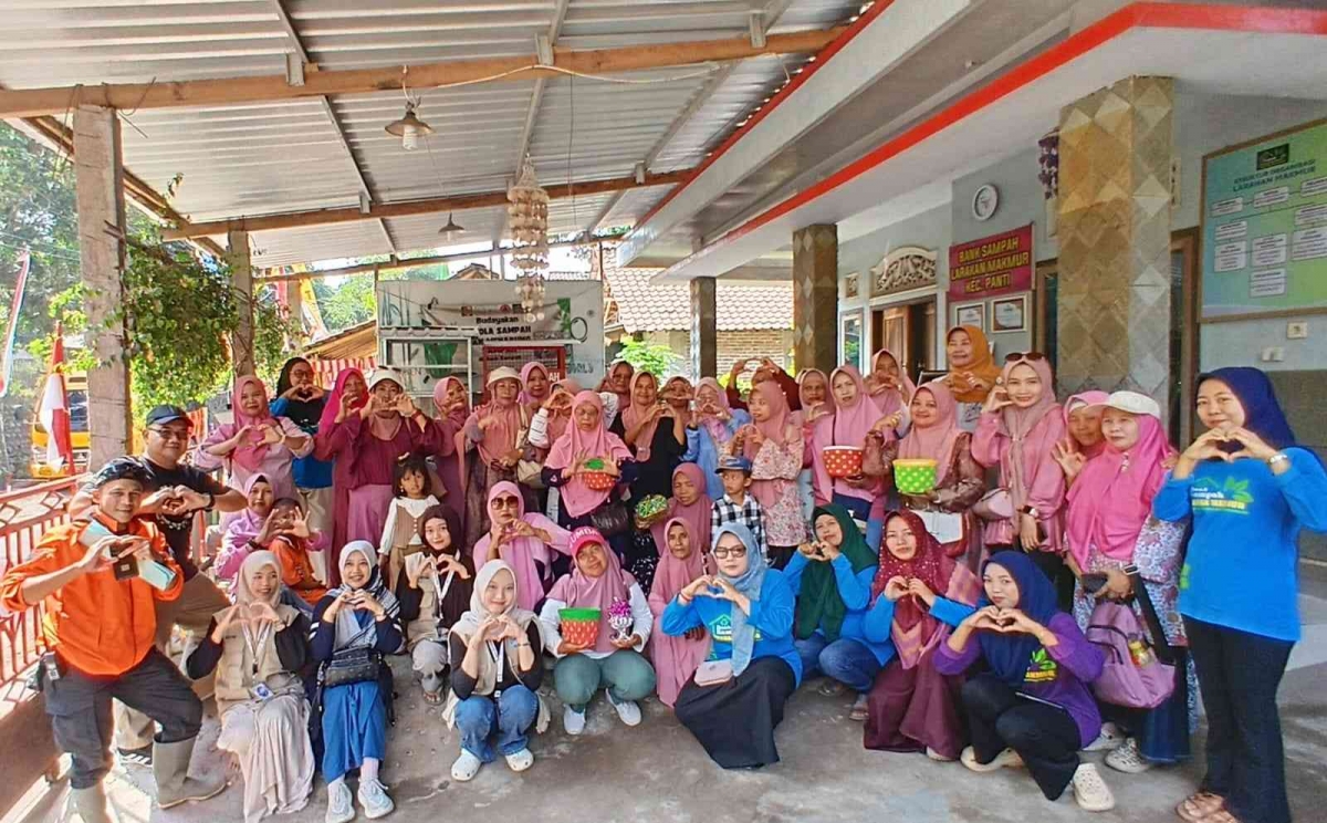 Mahasiswa Ubah Limbah Plastik Jadi Produk Fashion Bernilai
