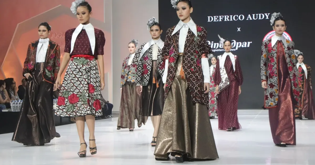 Batik Salem Brebes Raih Momentum Nasional di Jogja Fashion Week