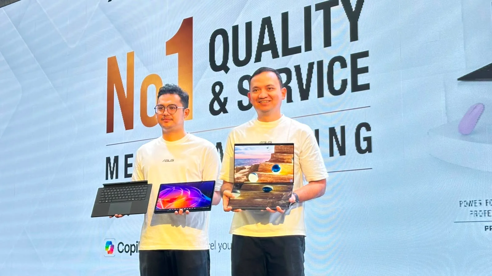 ASUS ExpertBook Ultra: Laptop Bisnis Ringan dengan AI 50 TOPS dan Keamanan Enterprise
