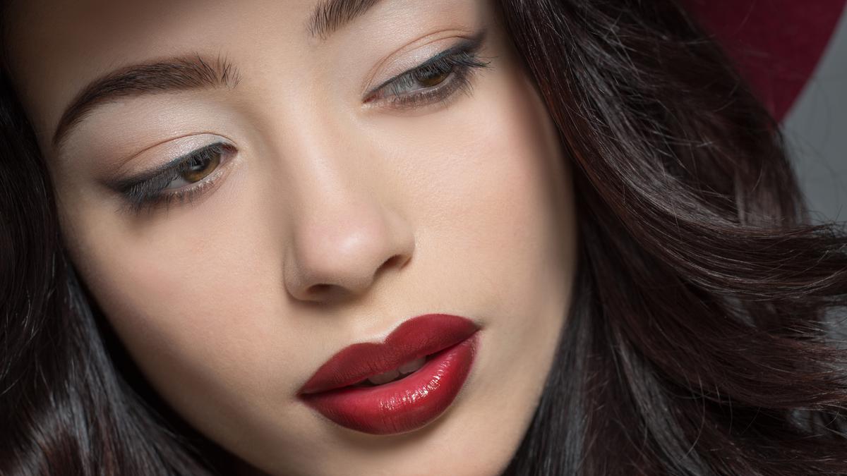 Panduan Memilih Warna Lip Tint Berdasarkan Undertone Kulit