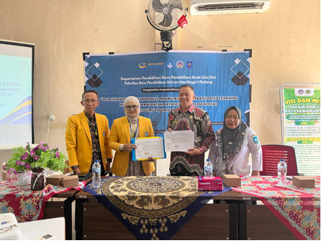 Universitas Perkuat Kompetensi Guru Melalui Robot dan Platform Digital