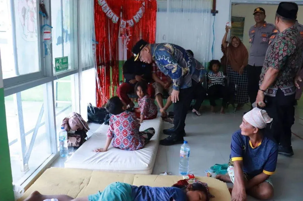 Ratusan Siswa Keracunan dari Program Makan Bergizi: Salah Sistem Distribusi Makanan Sekolah?