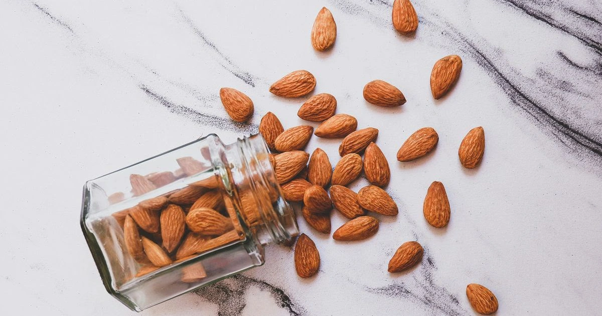 Camilan Bergizi yang Mengubah Kesehatan: Buah Kering dan Almond