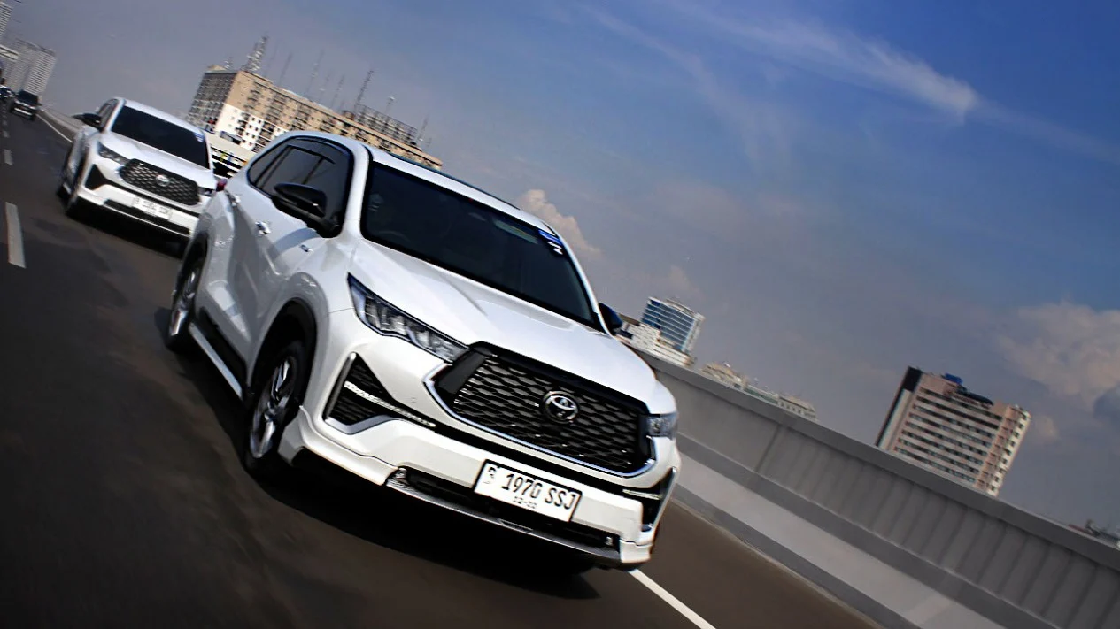 Gran Max Menggeser, Innova Zenix Tetap Raja Hybrid
