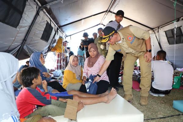 Logistik Darurat Gempa NTT: Akses Terbatas, Pengungsi Melonjak