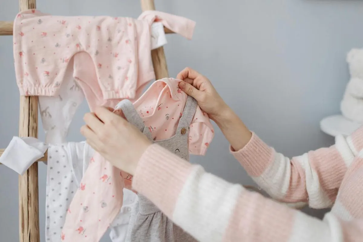 Panduan Lengkap Memilih Pakaian Bayi Saat Musim Panas