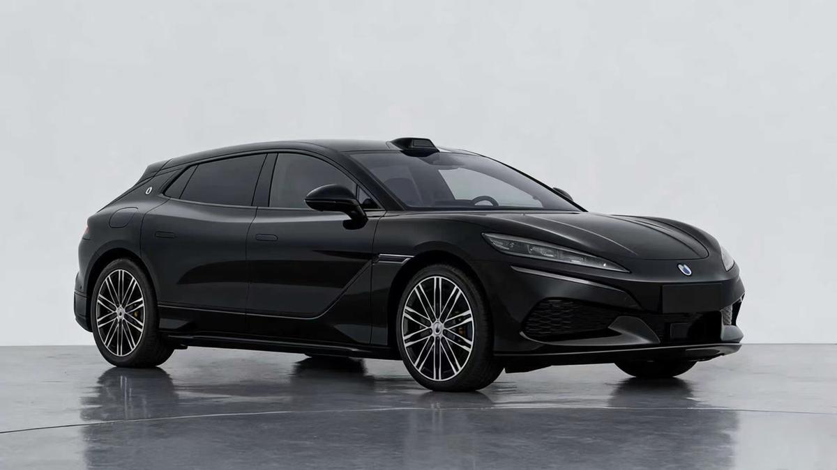 Denza Menggarap Jajaran Mobil Listrik Premium dari Z9 GT ke D9