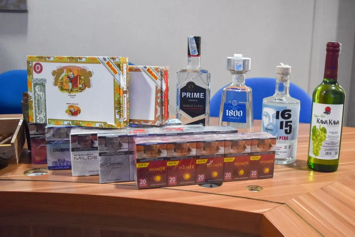 Bea Cukai Musnahkan Rp 82 Miliar Rokok dan Miras Ilegal