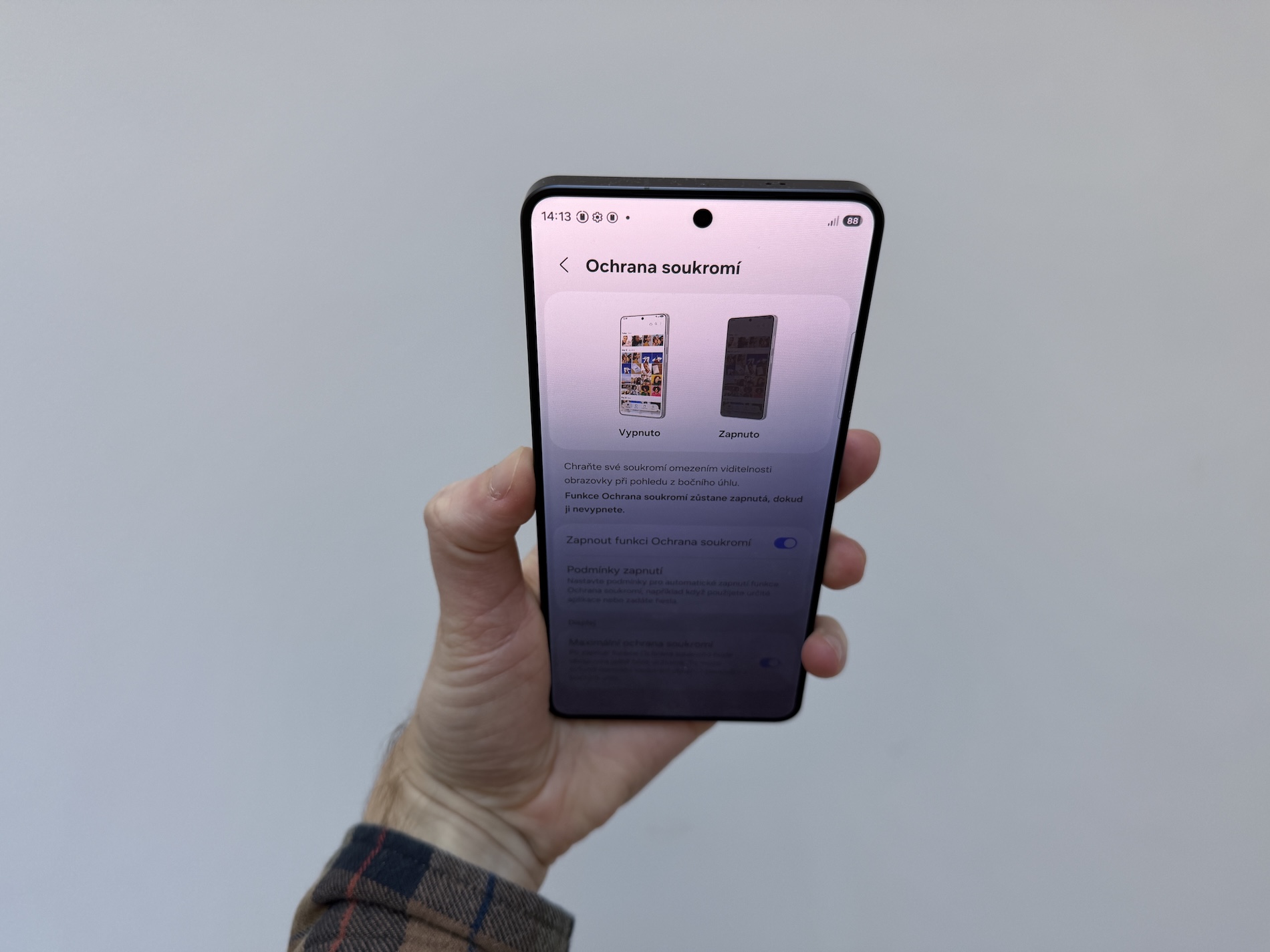 Galaxy S26 Ultra Layar Merah Misterius: Cacat Serius atau Salah Hitung?