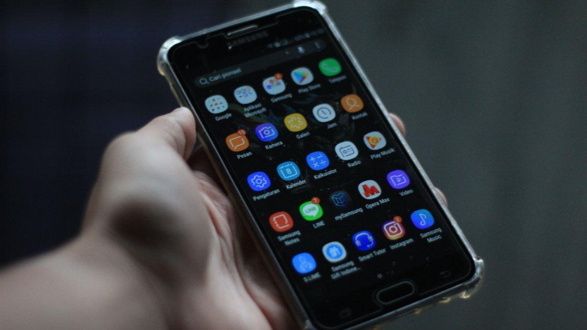 Mitos vs Fakta: Fitur yang Benar-Benar Menghemat Baterai Ponsel