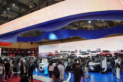 Toyota Dominasi SPK di GIIAS, Innova Zenix Hybrid Jadi Primadona
