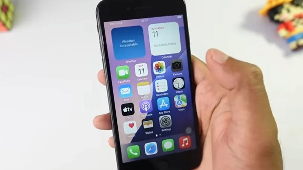iPhone 17 vs iPhone 18: Beli Sekarang atau Menunggu?