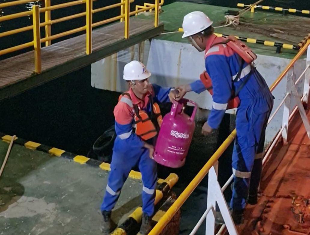 Pertamina Mobilisasi Jaringan Energi untuk Pulihkan Flores Pasca Gempa