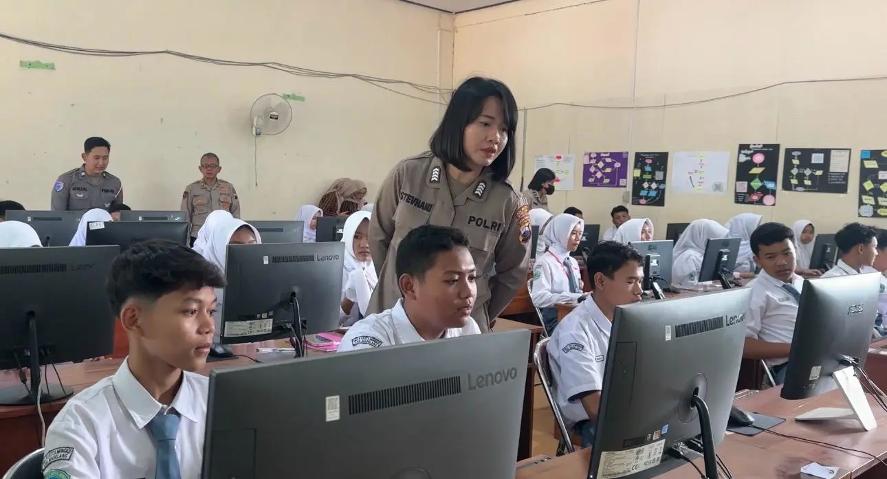 Kepolisian Membawa Literasi AI ke Sekolah: Dari Pengawas Menjadi Pendidik Digital