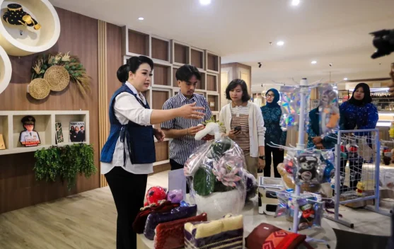 UMKM Fashion Lokal Masuk Jaringan Retail Global
