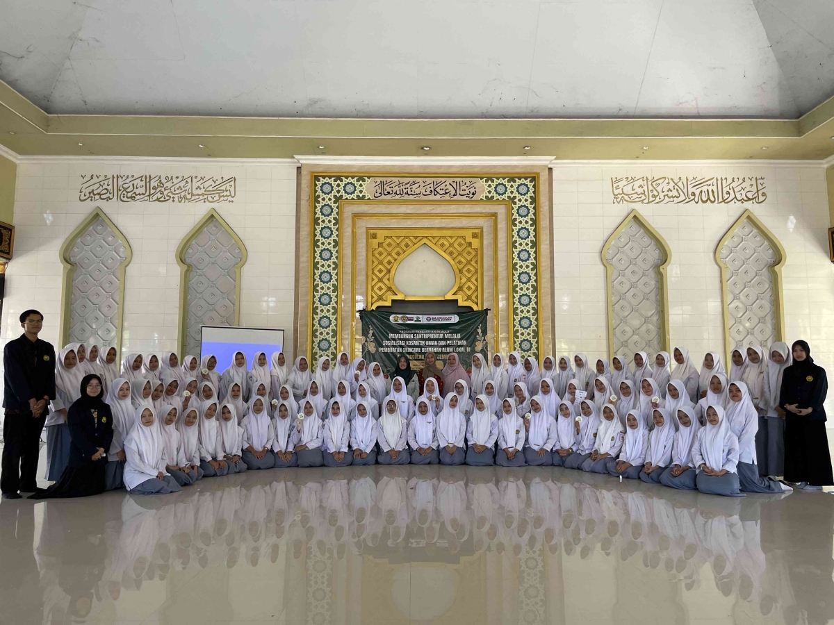 Kampus dan Pesantren Mencetak Generasi Produsen Skincare Alami