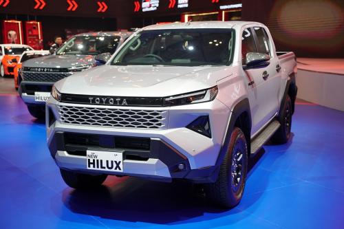 Toyota GIIAS: 6.175 SPK dan Dominasi Mobil Hybrid Keluarga