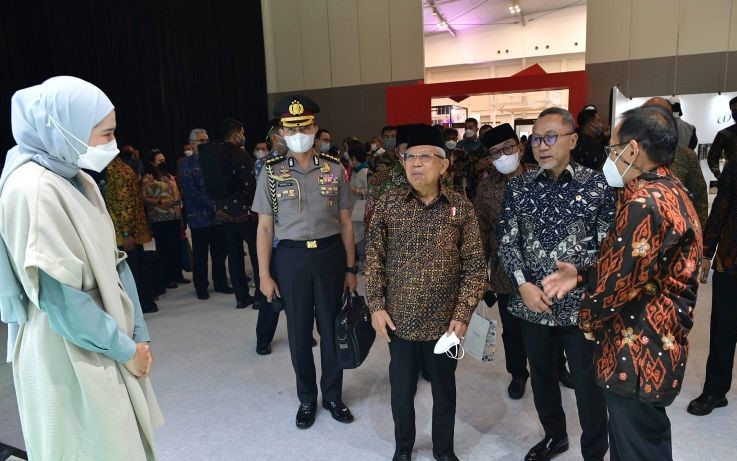 Dari Batik hingga Modest Fashion: Ambisi Menjadi Pusat Busana Muslim Dunia