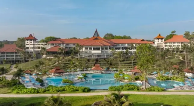 Resor Mewah Dekat Rumah: Bintan dan Surabaya Menggoyang Peta Pariwisata