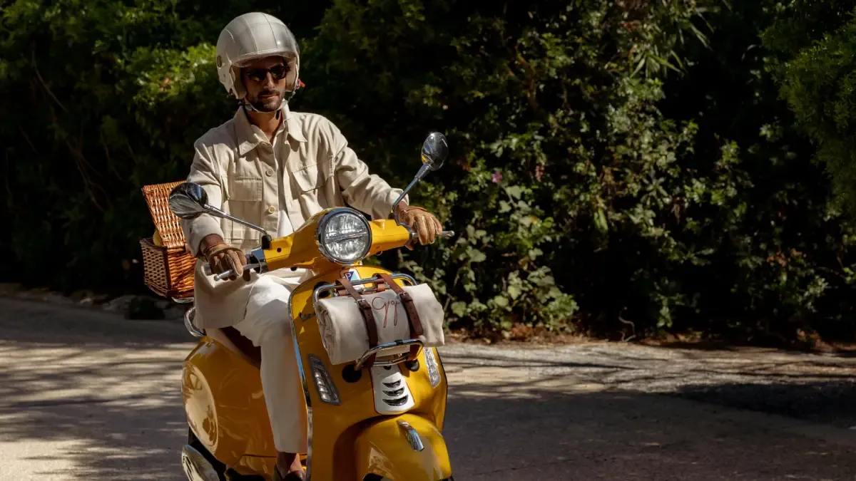 Vespa Warna Premium dan Edisi Spesial: Hijau Militer sampai Sun-Yellow