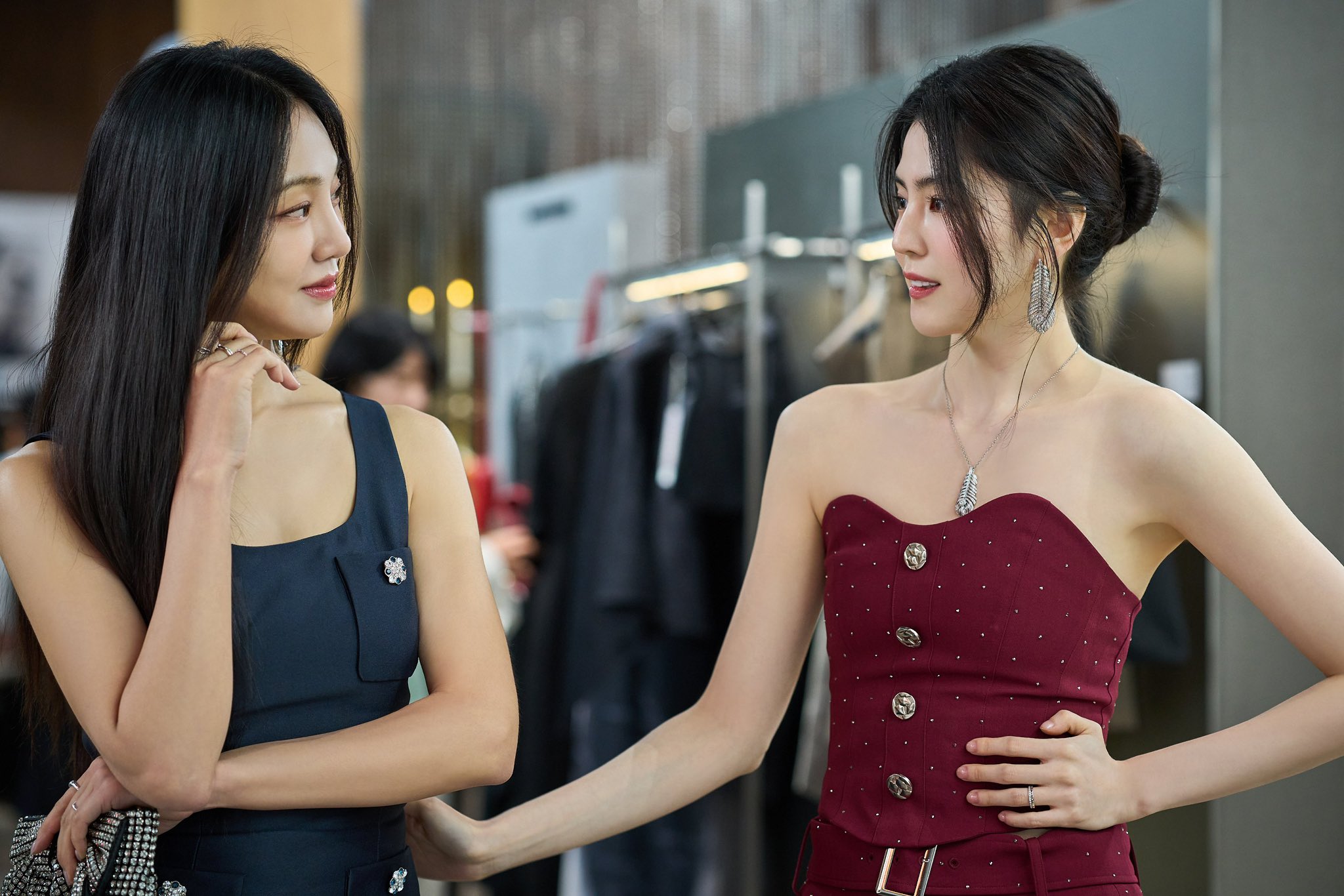 Han So Hee sebagai CEO Sun Woo: Jantung Remake Korea The Intern
