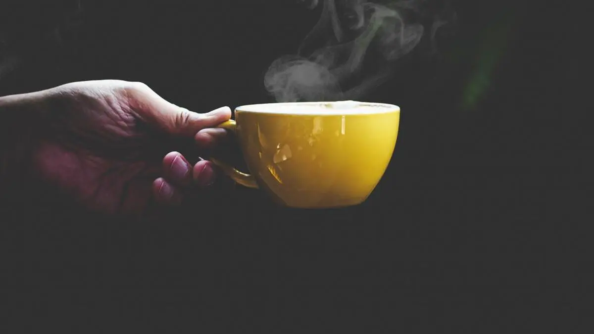 Kopi Bikin Gigi Kuning? Begini Cara Ampuh Mencegah Noda