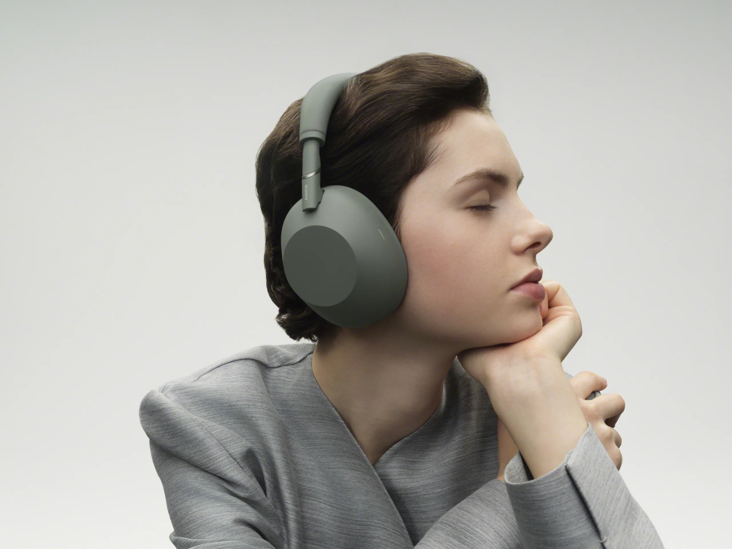 Sony WH-1000XM6 Olive Gray: Quiet Luxury di Dunia Headphone Premium