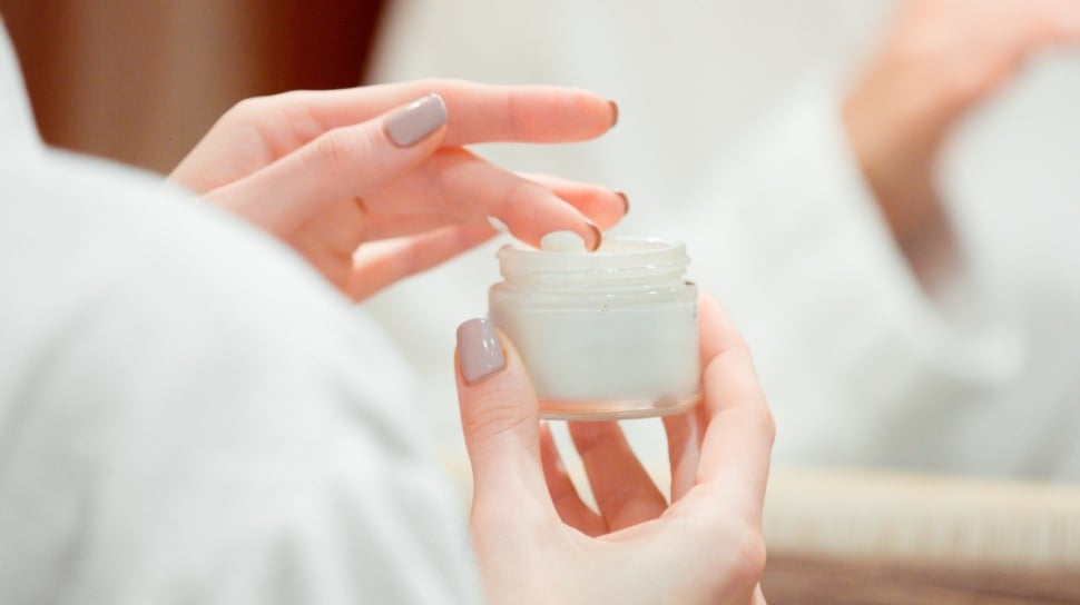 Urutan Aplikasi Skincare dari Tekstur Ringan ke Pekat