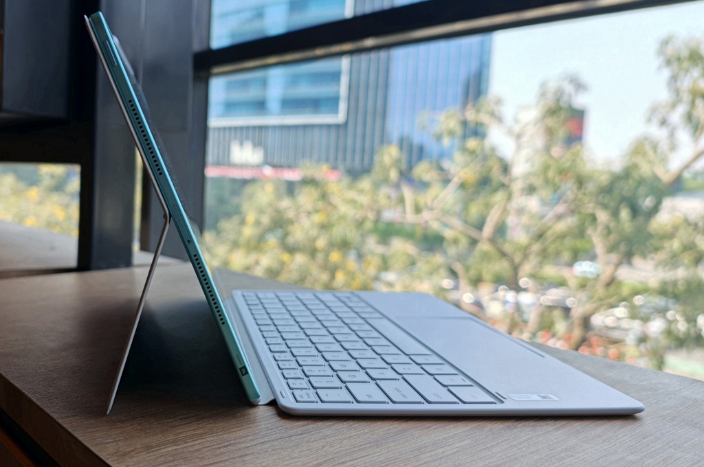 Lenovo IdeaTab Pro Gen 2: Tablet 13 Inci yang Serius untuk Kerja Kreatif