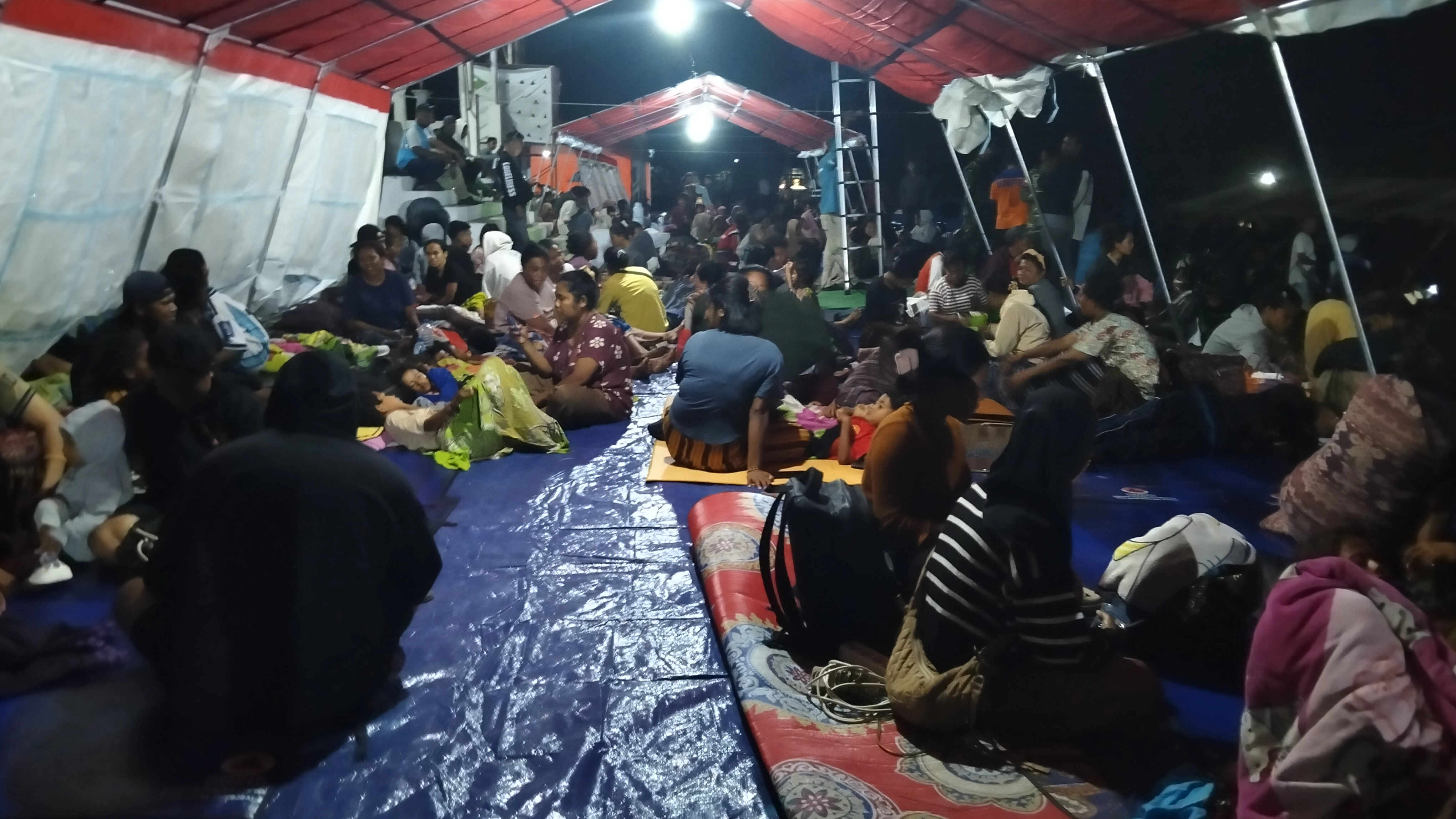 Lebih dari 110.000 Pengungsi Gempa Menanti Bantuan di Daerah Terisolasi