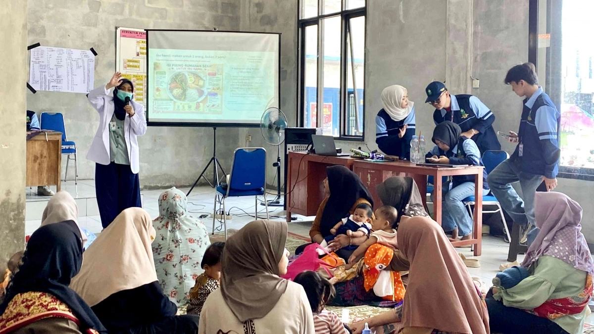 Kader Posyandu dan Mahasiswa KKN: Garda Depan Edukasi Gizi Cegah Stunting di Desa