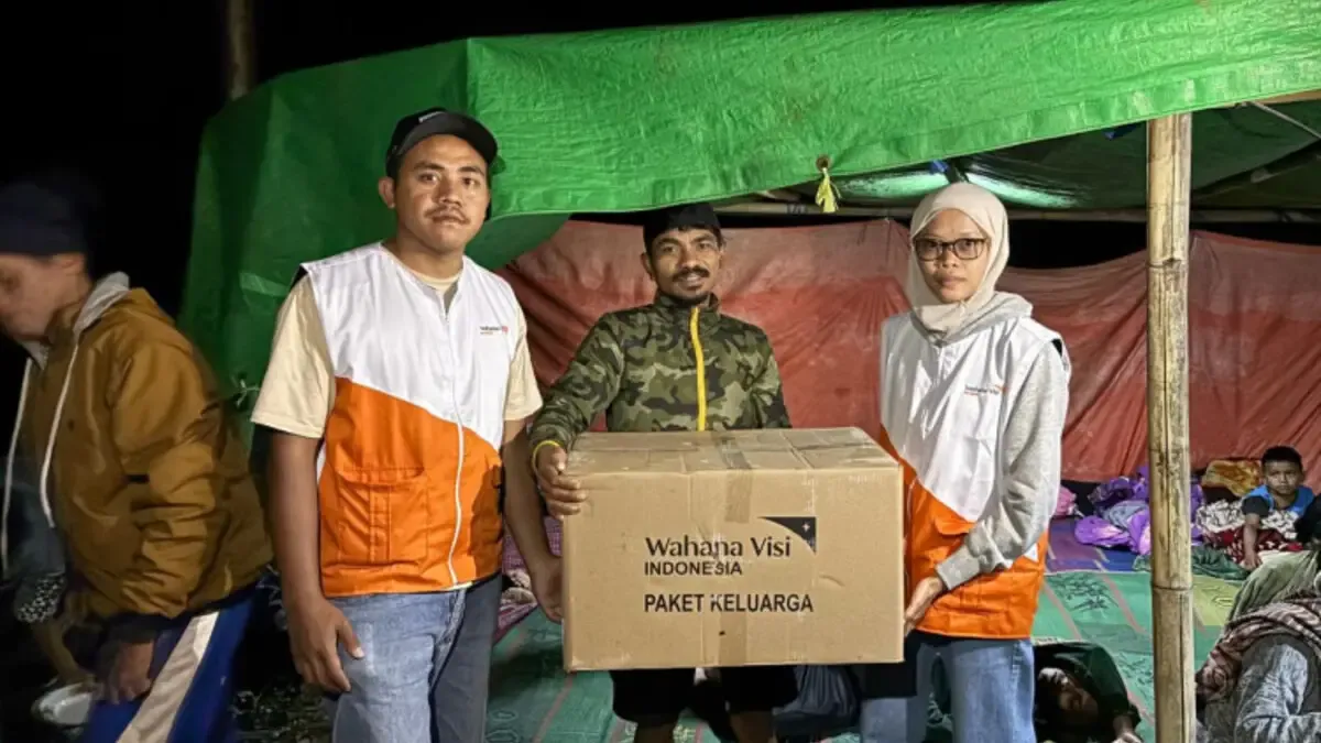Ratusan Pengungsi Gempa Terisolasi di Flores: Krisis Logistik Pangan dan Obat