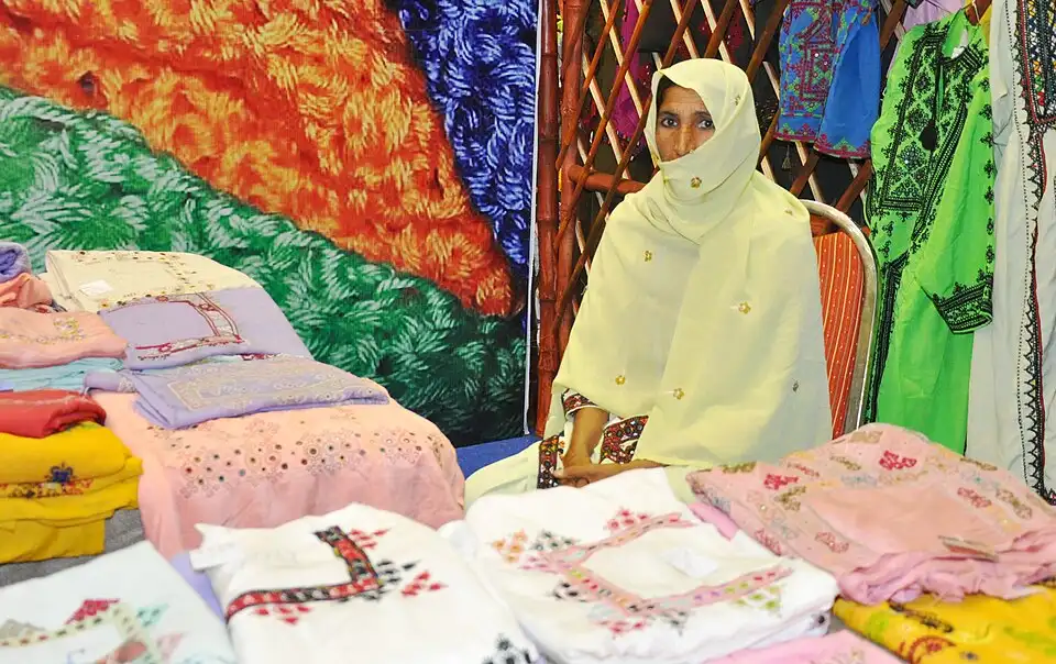 Produk UMKM Bandung Naik Kelas Lewat Etalase Uniqlo