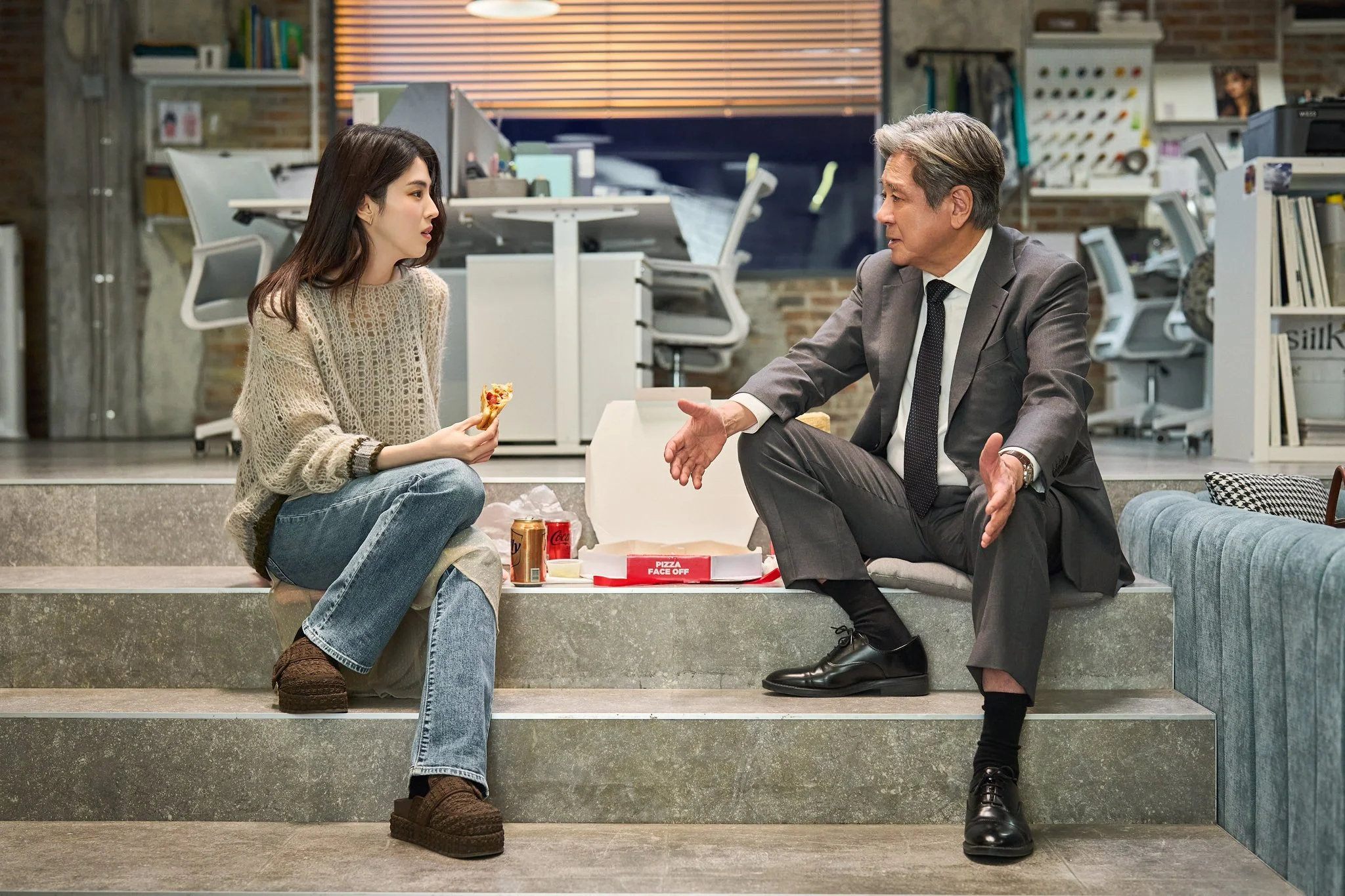 Han So Hee sebagai CEO Sun Woo: Jantung Remake Korea The Intern