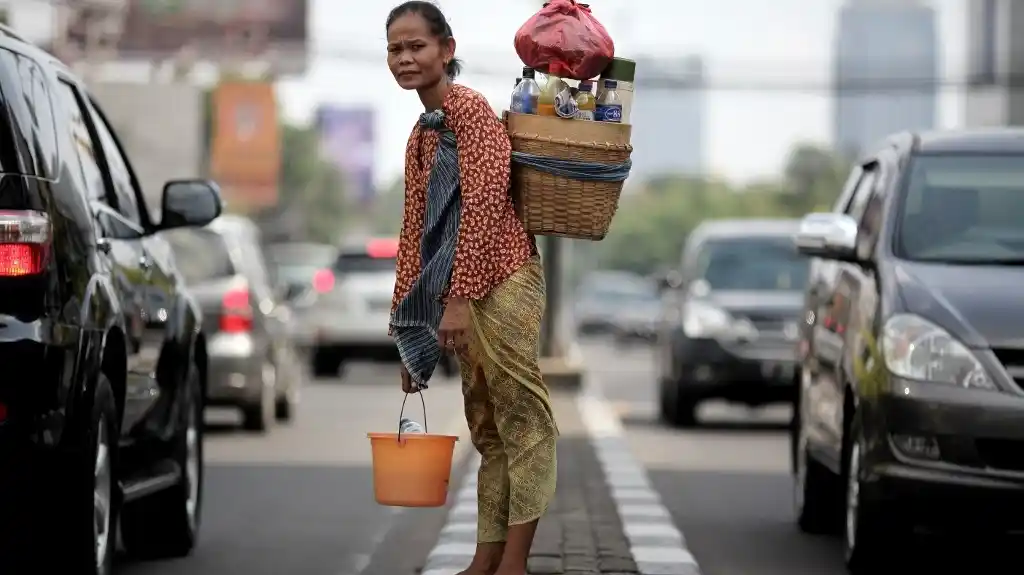 Ekonomi Tumbuh 5% Tapi Dompet Rakyat Kian Tipis