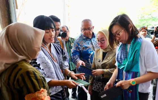 Produk Tekstil Lokal Naik Kelas Lewat Retail Besar dan Event Nasional